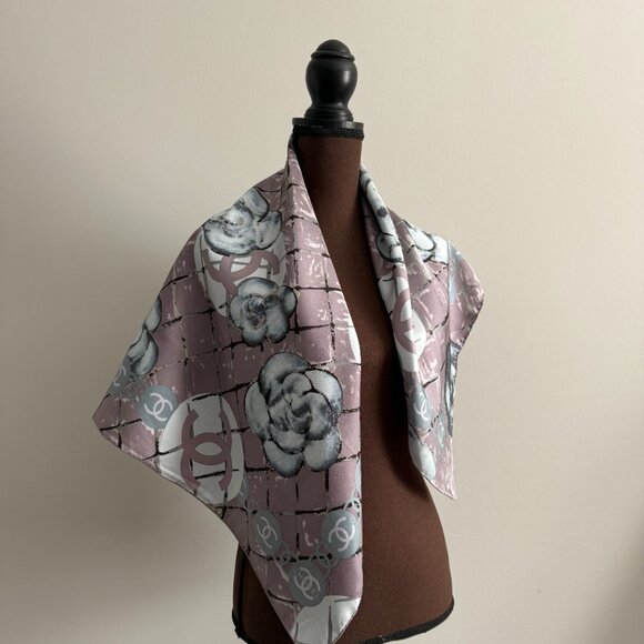 Chanel Scarf - Picture 5 of 16